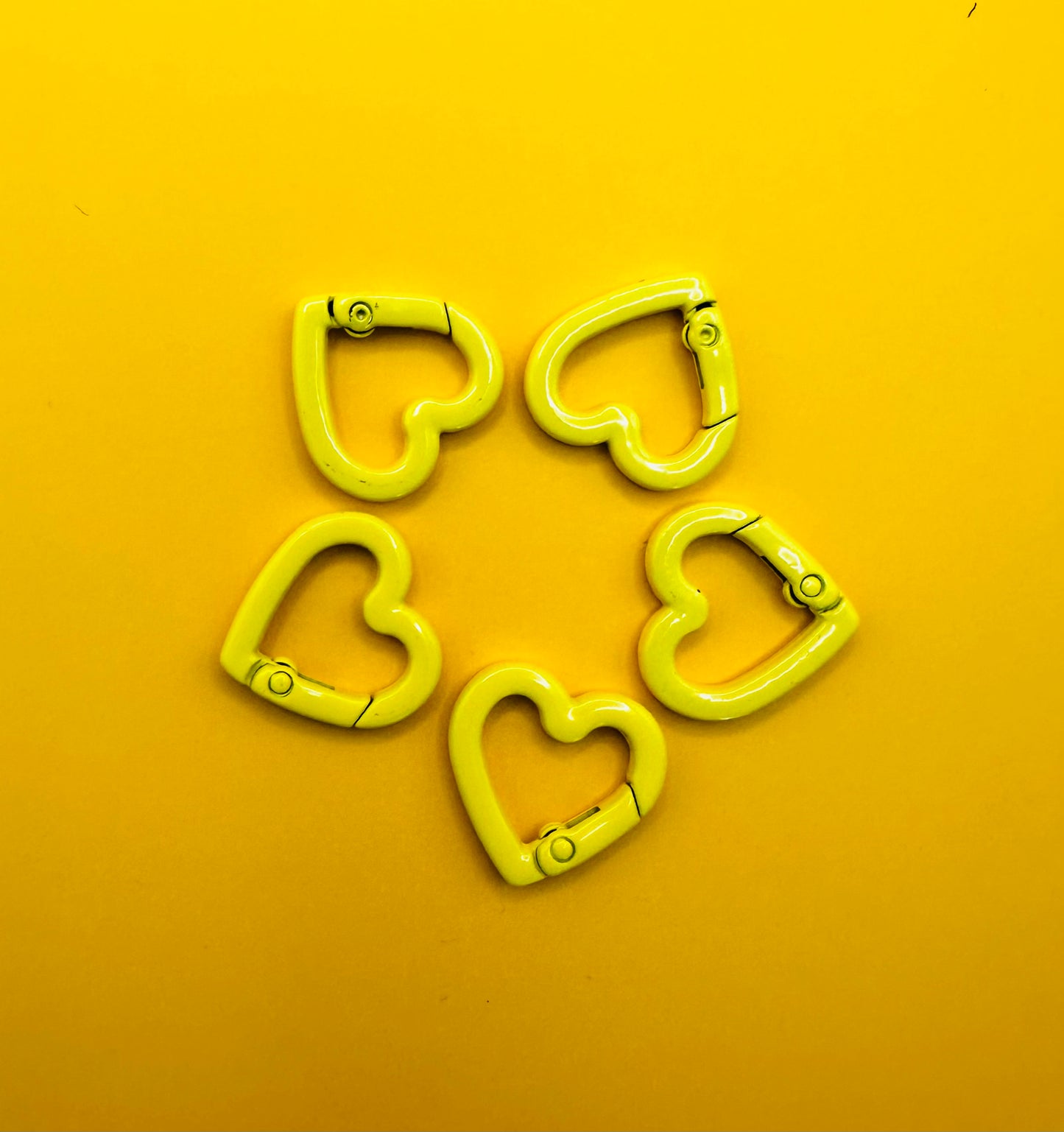 Heart shape medium metallic hooks (5)