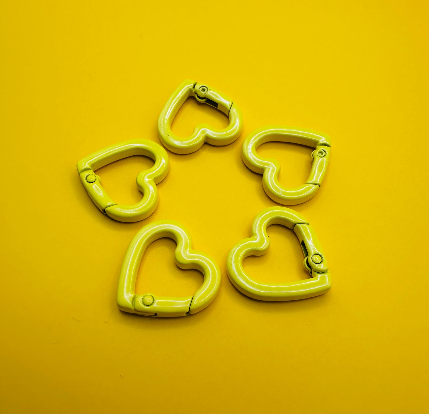 Heart shape medium metallic hooks (5)